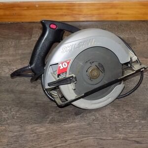 Skilsaw Circular Saw 5150 7-1/4 Inch Silver Good 10 Amp Corded Power Tool